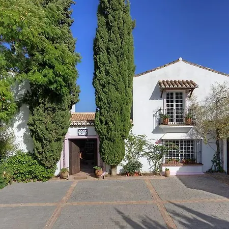 Bel-air Sleeps 10 With Pool Air Con And Wifi Estepona