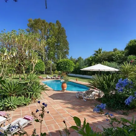 Bel-air Sleeps 10 With Pool Air Con And Wifi Villa Estepona