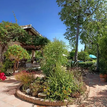 Bel-air Sleeps 10 With Pool Air Con And Wifi Villa