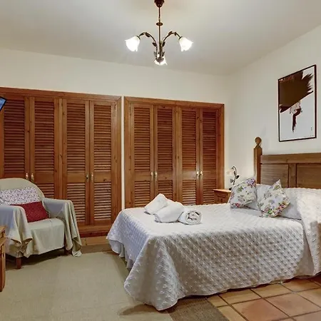 Bel-air Sleeps 10 With Pool Air Con And Wifi Villa Estepona