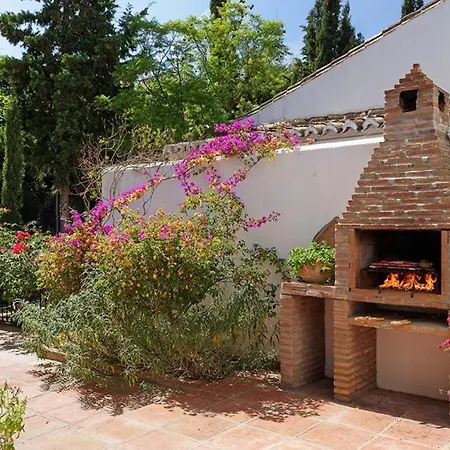 Bel-air Sleeps 10 With Pool Air Con And Wifi Estepona