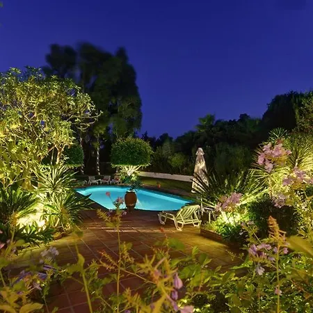 Bel-air Sleeps 10 With Pool Air Con And Wifi Villa Estepona