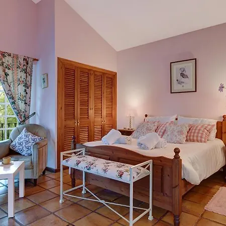 Villa Bel-air Sleeps 10 With Pool Air Con And Wifi