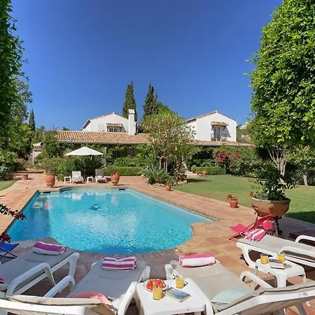 Bel-air Sleeps 10 With Pool Air Con And Wifi Villa Estepona