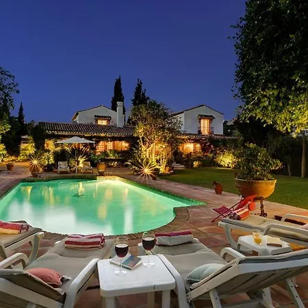 Bel-air Sleeps 10 With Pool Air Con And Wifi Villa