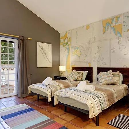Bel-air Sleeps 10 With Pool Air Con And Wifi Estepona
